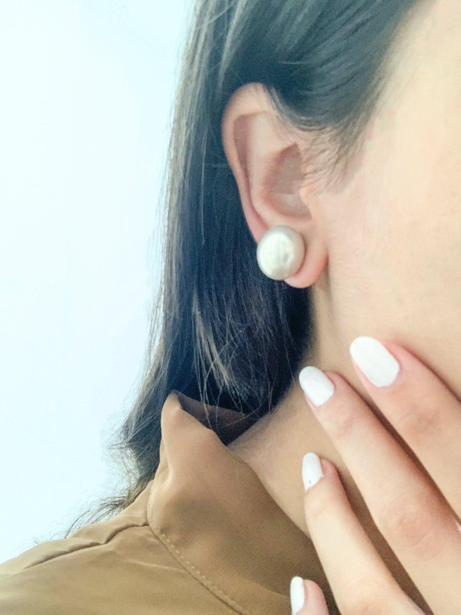 16mm Button Mother of Pearl Stud Earrings - Bansri Mehta Design