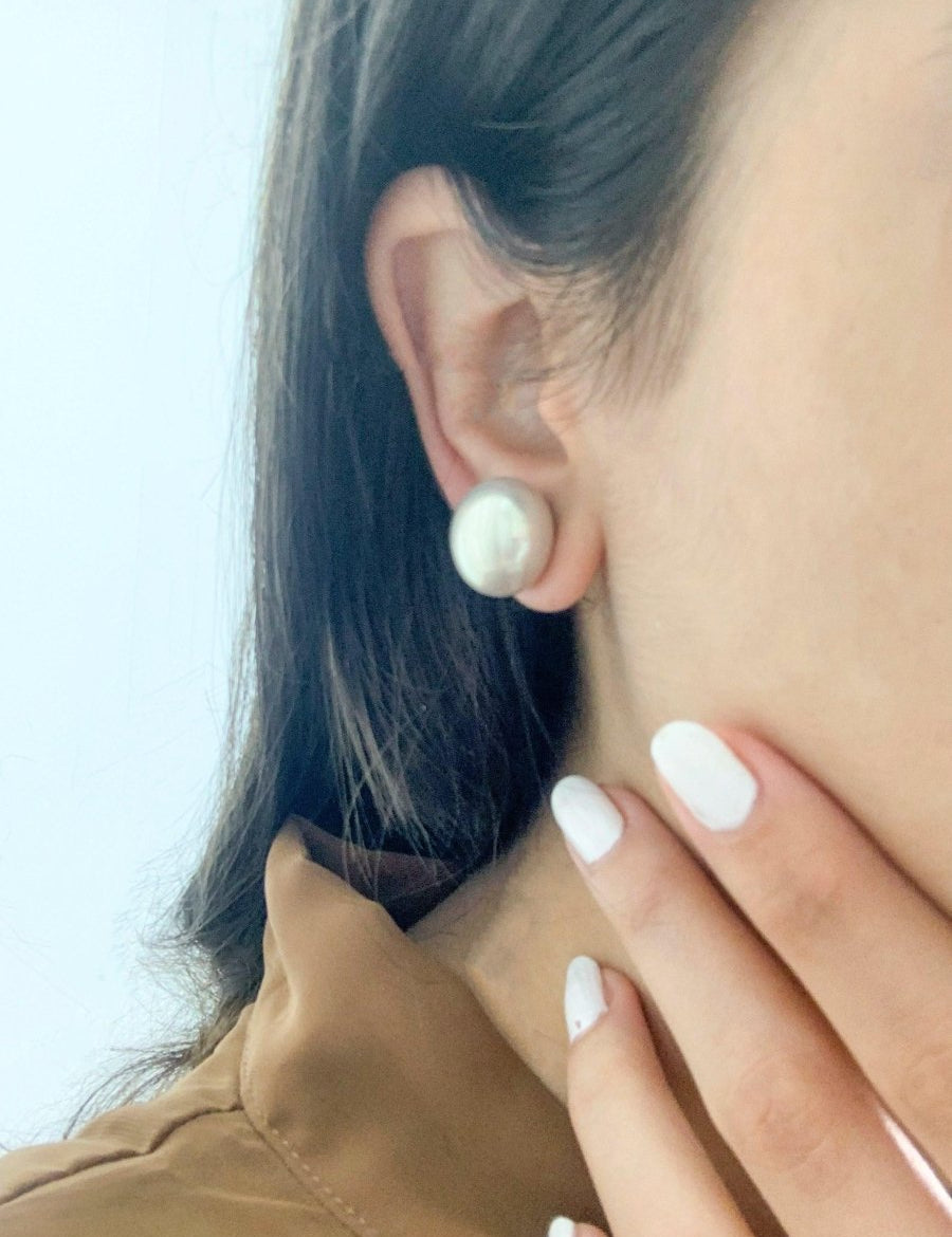16mm Button Mother of Pearl Stud Earrings - Bansri Mehta Design