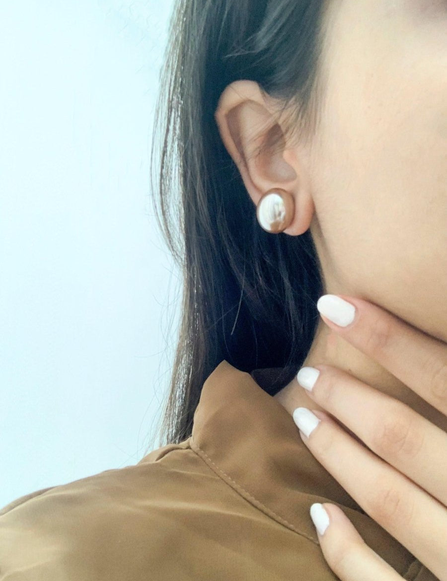 16mm Button Mother of Pearl Stud Earrings - Bansri Mehta Design